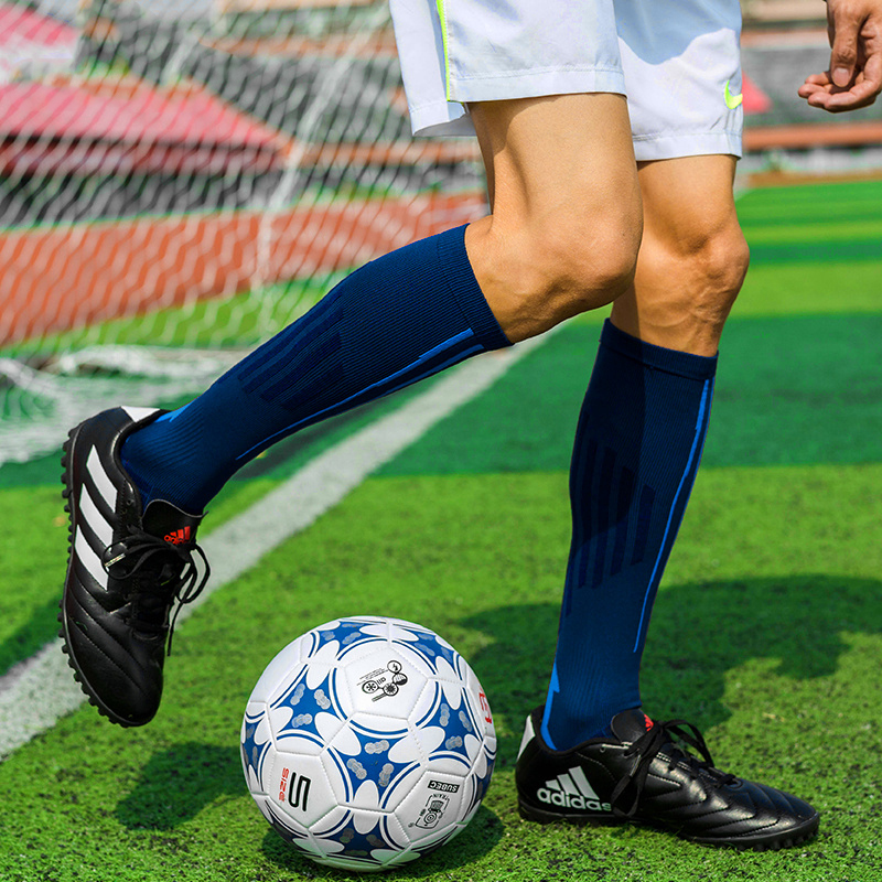 Priedušné rýchloschnúce futbalové ponožky